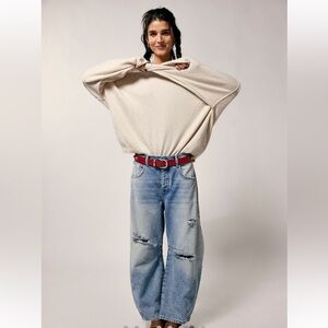 We the Free good luck mid-rise barrel jeans distressed 25 Excellent condition!